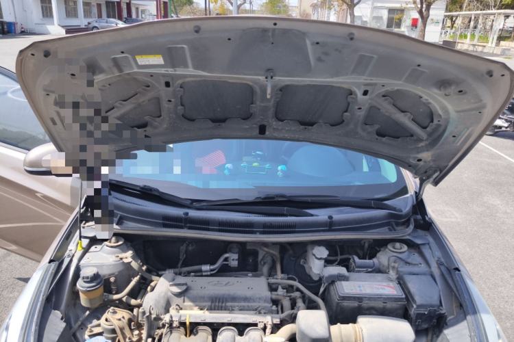 Used Hyundai Verna (older generation) 2014 1.4L Manual Top-Tier Model TOP Engine Bay
