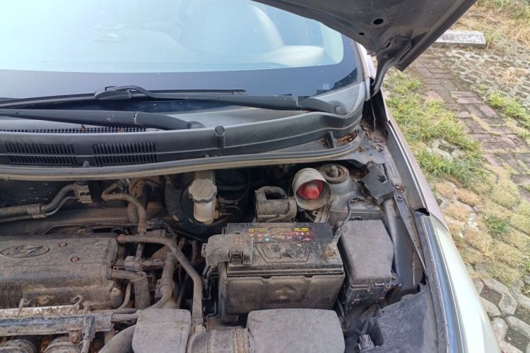 Used Hyundai Verna (older generation) 2014 1.4L Manual Fashion GS Model Engine Bay Left