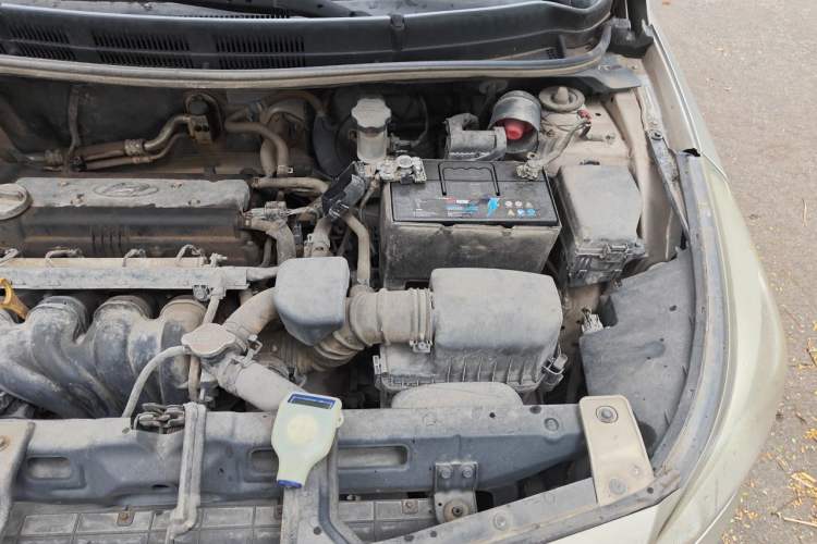 Used Hyundai Verna (older generation) 2014 1.4L Manual Fashion GS Model Engine Bay Left