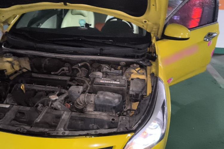 Used Hyundai Verna (older generation) 2014 1.4L Automatic Smart GLS Engine Bay Left