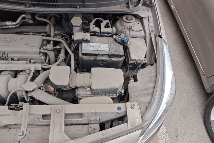 Used Hyundai Verna (older generation) 2014 1.4L Automatic Smart GLS Engine Bay Left