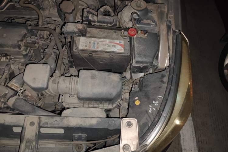 Used Hyundai Verna (older generation) 2014 1.4L Automatic Smart GLS Engine Bay Left