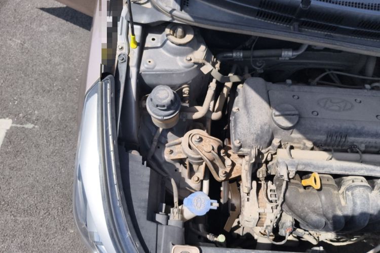 Used Hyundai Verna (older generation) 2014 1.4L Manual Top-Tier Model TOP Engine Bay Right