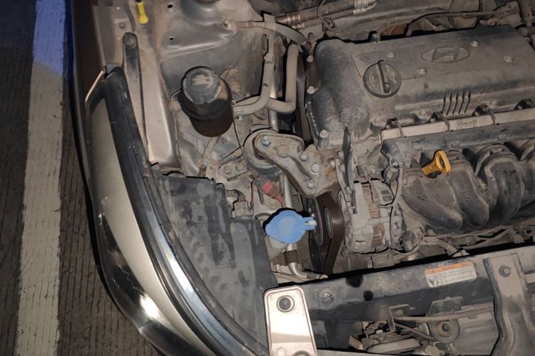 Used Hyundai Verna (older generation) 2014 1.4L Automatic Smart GLS Engine Bay Right