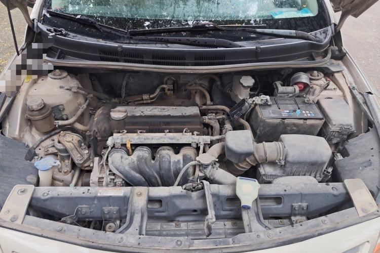Used Hyundai Verna (older generation) 2014 1.4L Manual Fashion GS Model Engine Bay