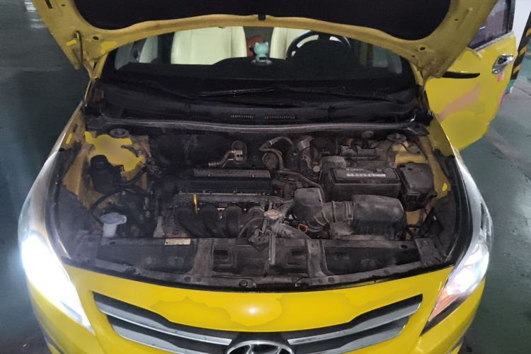 Used Hyundai Verna (older generation) 2014 1.4L Automatic Smart GLS Engine Bay