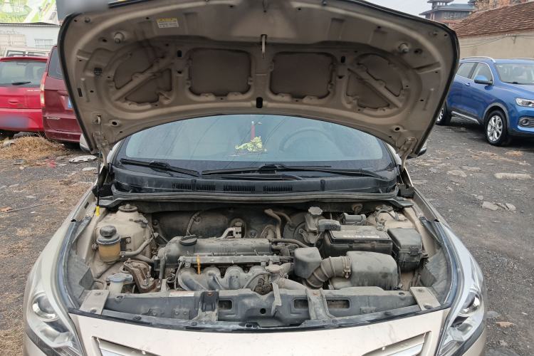 Used Hyundai Verna (older generation) 2014 1.4L Manual Top-Tier Model TOP Engine Bay