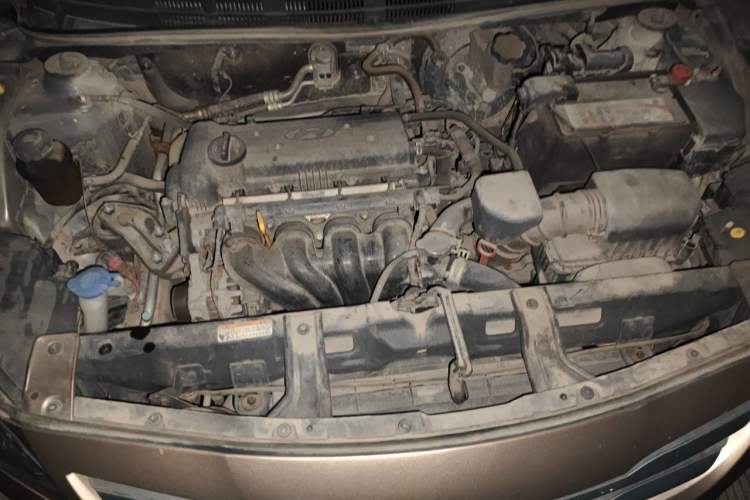Used Hyundai Verna (older generation) 2014 1.4L Automatic Smart GLS Engine Bay