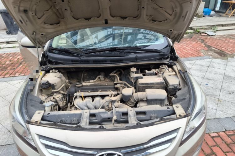 Used Hyundai Verna (older generation) 2014 1.4L Manual Fashion GS Model Engine Bay