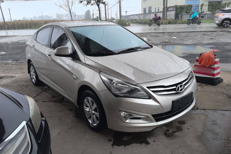 Used Hyundai Verna (older generation) 2014 1.4L Manual Smart GLS Trim Exterior 2