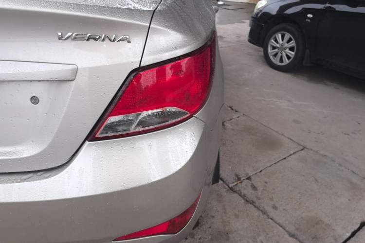 Used Hyundai Verna (older generation) 2014 1.4L Manual Smart GLS Trim Exterior 6