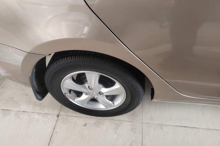 Used Hyundai Verna (older generation) 2014 1.4L Automatic Smart GLS Exterior 8
