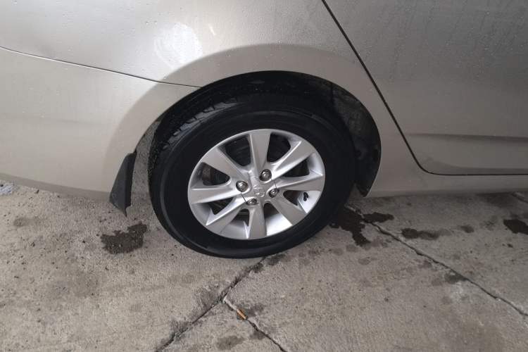 Used Hyundai Verna (older generation) 2014 1.4L Manual Smart GLS Trim Exterior 8