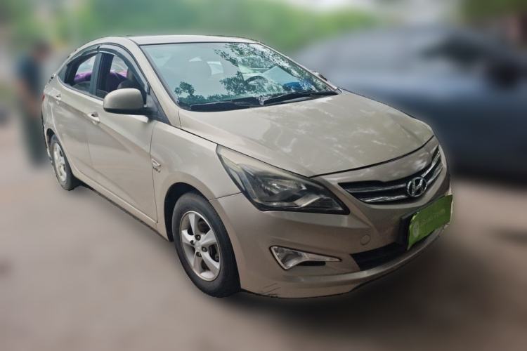 Used Hyundai Verna (older generation) 2014 1.4L Automatic Smart GLS Front Right 45 Deg