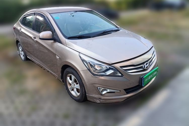 Used Hyundai Verna (older generation) 2014 1.4L Manual Fashion GS Model Front Right 45 Deg