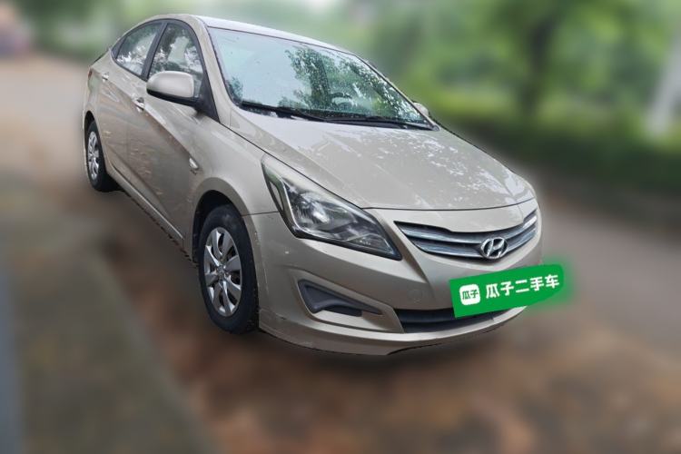 Used Hyundai Verna (older generation) 2014 1.4L Manual Fashion GS Model Front Right 45 Deg