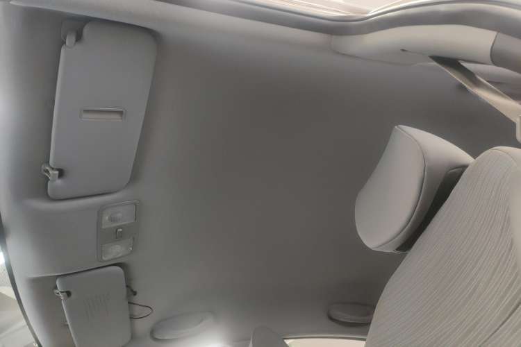 Used Hyundai Verna (older generation) 2014 1.4L Manual Smart GLS Trim Headliner