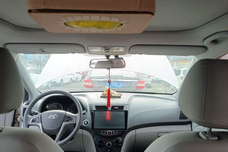 Used Hyundai Verna (older generation) 2014 1.4L Manual Top-Tier Model TOP Headliner