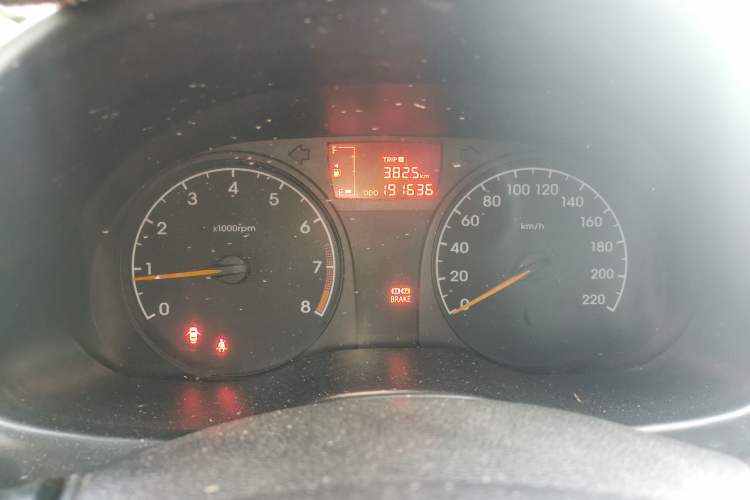 Used Hyundai Verna (older generation) 2014 1.4L Manual Smart GLS Trim Instrument Cluster