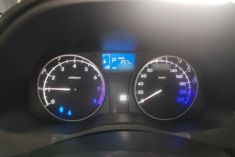 Used Hyundai Verna (older generation) 2014 1.4L Automatic Smart GLS Instrument Cluster