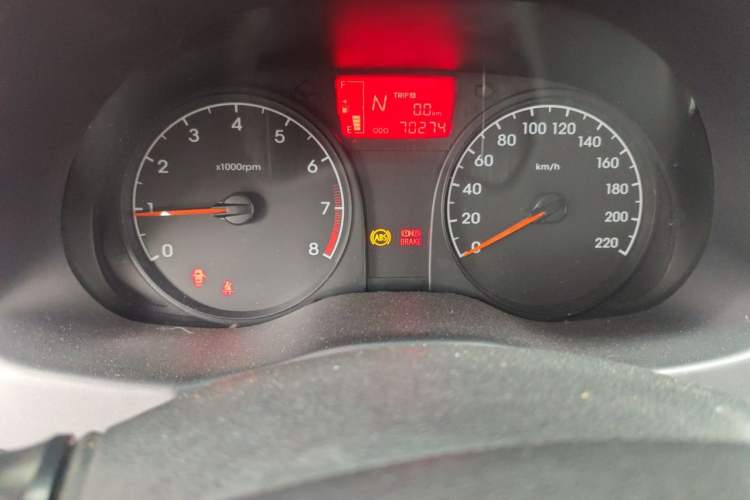 Used Hyundai Verna (older generation) 2014 1.4L Automatic Smart GLS Instrument Cluster