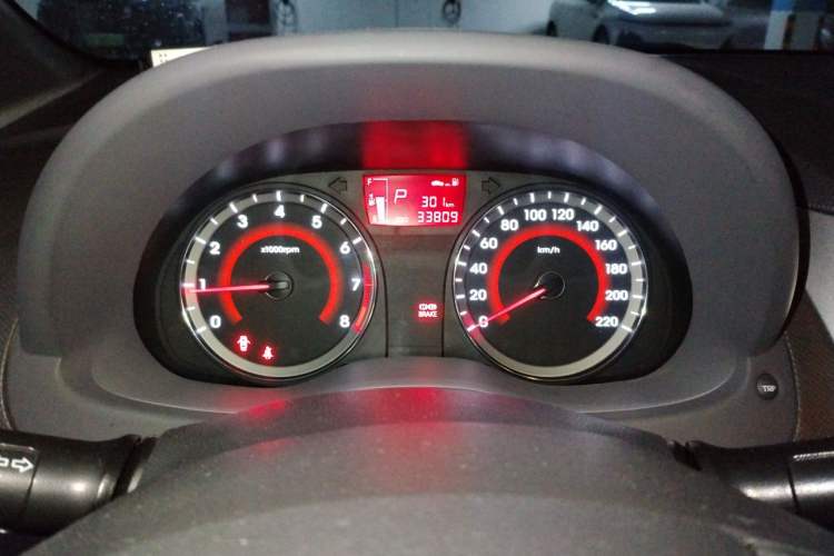 Used Hyundai Verna (older generation) 2014 1.6L Automatic Top-Tier Version TOP Instrument Cluster