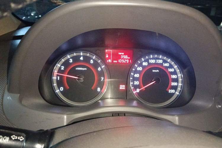 Used Hyundai Verna (older generation) 2014 1.4L Manual Smart GLS Trim Instrument Cluster