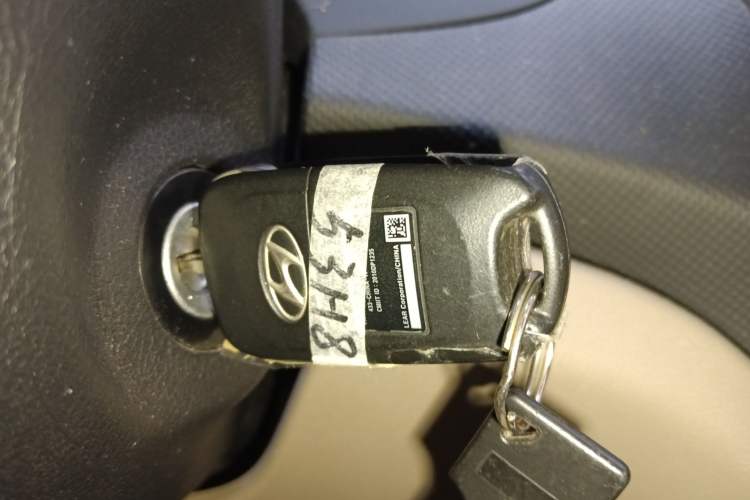 Used Hyundai Verna (older generation) 2014 1.4L Automatic Smart GLS Interior 1