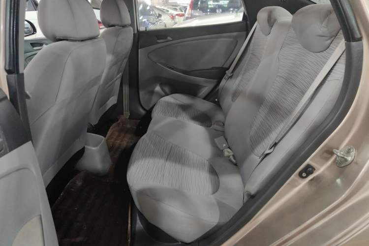 Used Hyundai Verna (older generation) 2014 1.4L Automatic Smart GLS Interior 1
