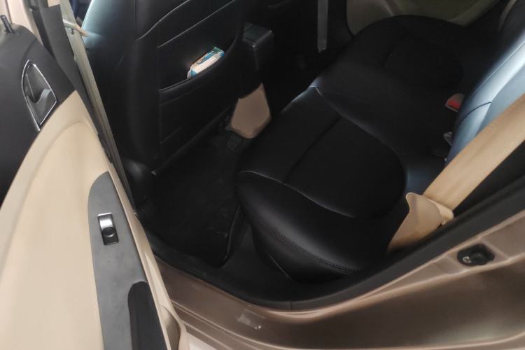 Used Hyundai Verna (older generation) 2014 1.4L Automatic Smart GLS Interior 4