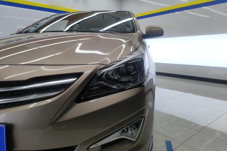 Used Hyundai Verna (older generation) 2014 1.4L Manual Smart GLS Trim Left Front Headlight