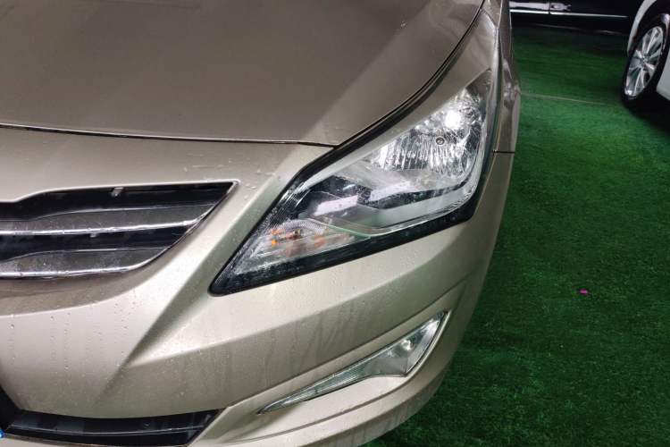 Used Hyundai Verna (older generation) 2014 1.4L Manual Smart GLS Trim Left Front Headlight