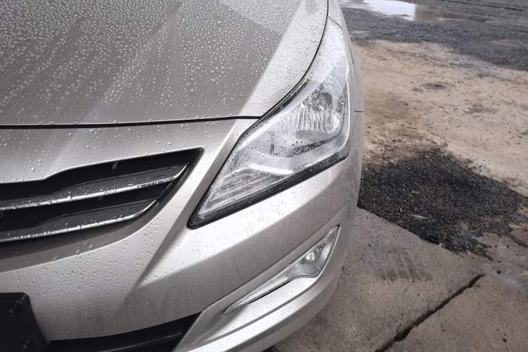 Used Hyundai Verna (older generation) 2014 1.4L Manual Smart GLS Trim Left Front Headlight