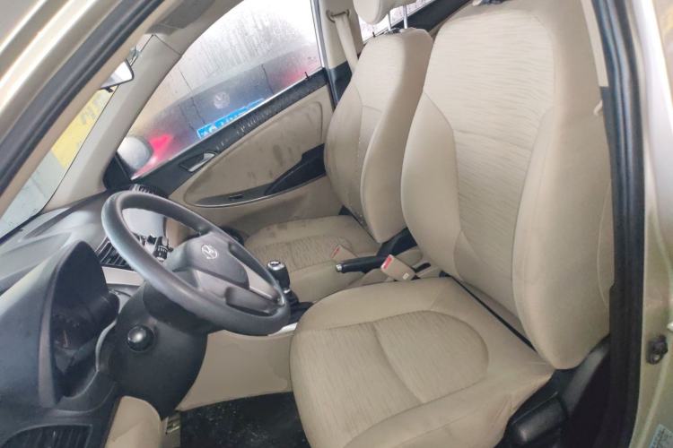 Used Hyundai Verna (older generation) 2014 1.4L Manual Smart GLS Trim Left Front Seat