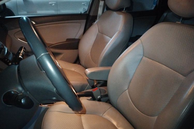 Used Hyundai Verna (older generation) 2014 1.6L Automatic Top-Tier Version TOP Left Front Seat