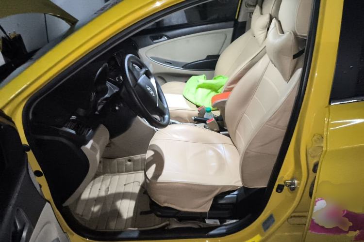 Used Hyundai Verna (older generation) 2014 1.4L Automatic Smart GLS Left Front Seat