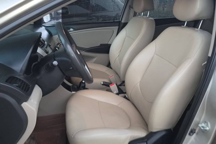 Used Hyundai Verna (older generation) 2014 1.4L Manual Smart GLS Trim Left Front Seat