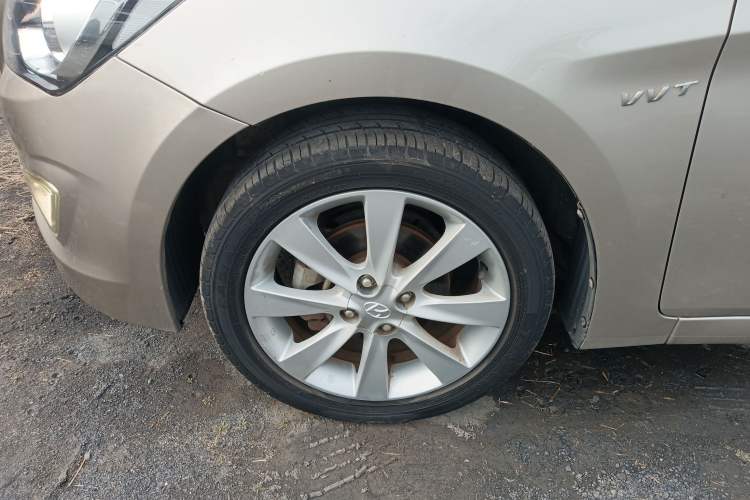 Used Hyundai Verna (older generation) 2014 1.4L Manual Top-Tier Model TOP Left Front Wheel Hub