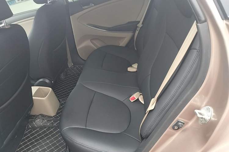 Used Hyundai Verna (older generation) 2014 1.4L Manual Smart GLS Trim Left Rear Seat