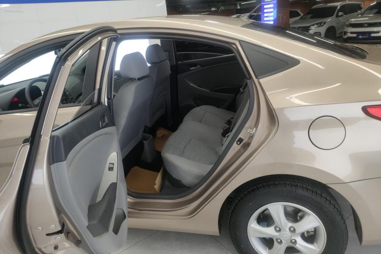 Used Hyundai Verna (older generation) 2014 1.4L Manual Smart GLS Trim Left Rear Seat
