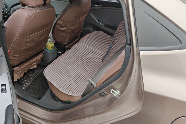 Used Hyundai Verna (older generation) 2014 1.4L Automatic Smart GLS Left Rear Seat