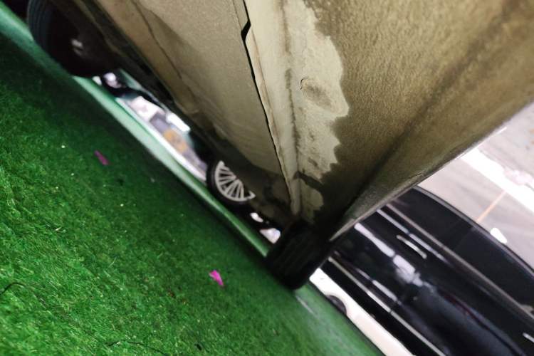 Used Hyundai Verna (older generation) 2014 1.4L Manual Smart GLS Trim Left Side Sill