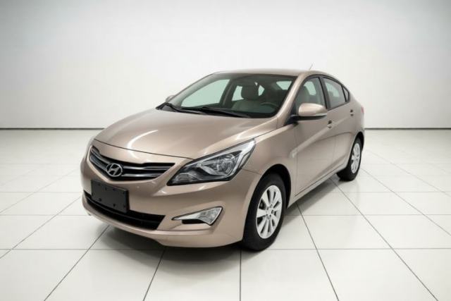 Hyundai Verna (older generation) 2014 1.4L Manual Smart GLS Trim de segunda mano