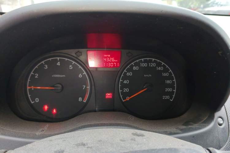 Used Hyundai Verna (older generation) 2014 1.4L Manual Smart GLS Trim Odometer Close Up