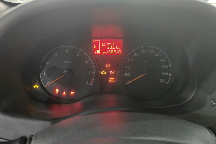 Used Hyundai Verna (older generation) 2014 1.4L Automatic Smart GLS Odometer Close Up
