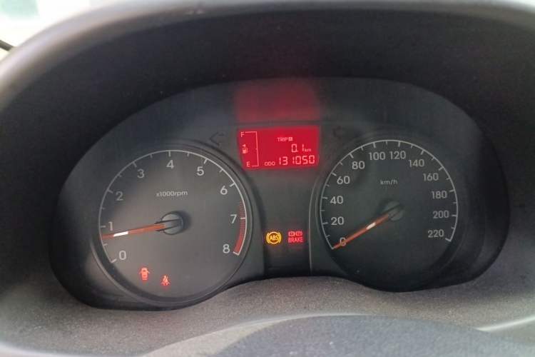 Used Hyundai Verna (older generation) 2014 1.4L Manual Fashion GS Model Odometer Close Up