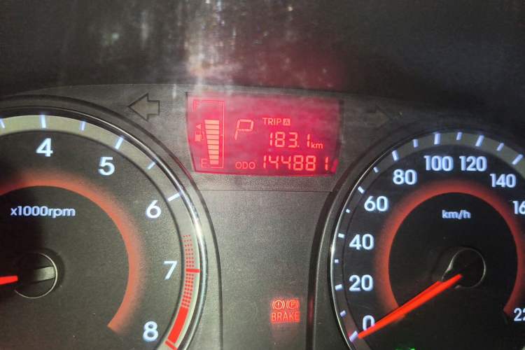 Used Hyundai Verna (older generation) 2014 1.4L Automatic Smart GLS Odometer Close Up
