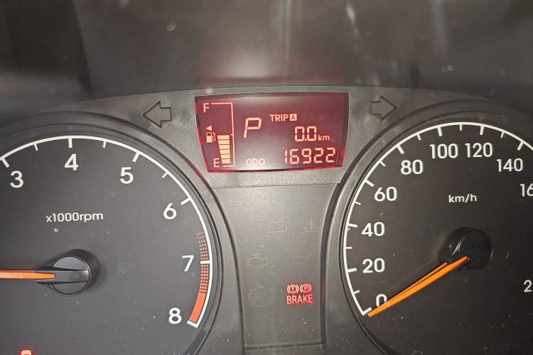 Used Hyundai Verna (older generation) 2014 1.4L Automatic Smart GLS Odometer Close Up