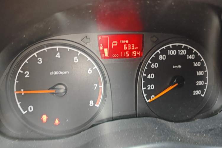 Used Hyundai Verna (older generation) 2014 1.4L Automatic Smart GLS Odometer Close Up