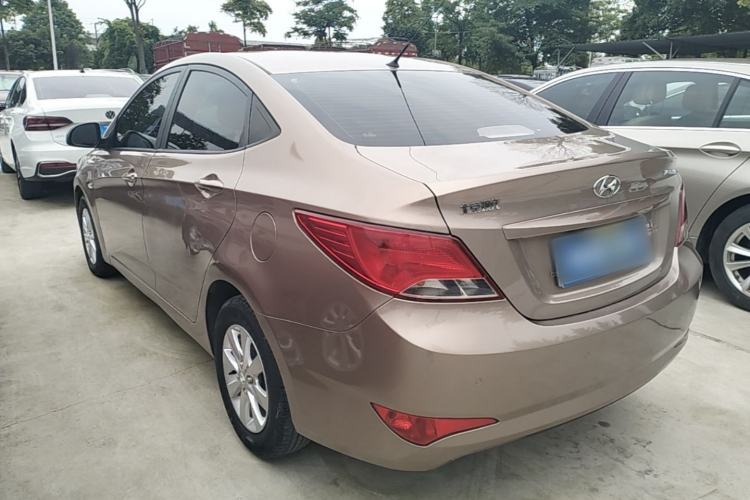 Used Hyundai Verna (older generation) 2014 1.4L Manual Smart GLS Trim Rear Left 45 Deg